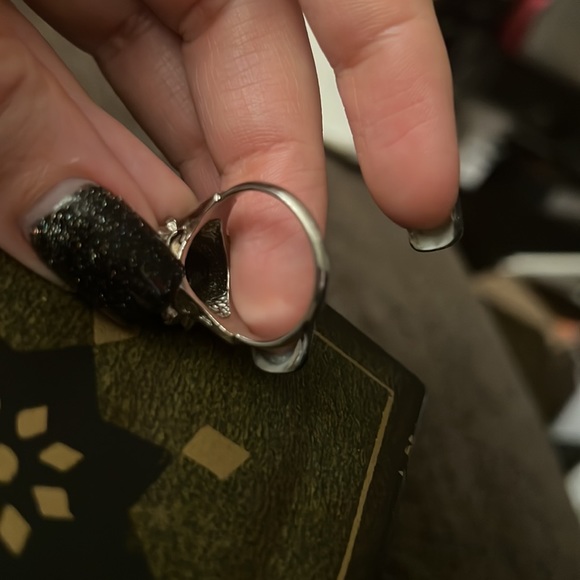 Princess Diana inspired vintage black gemstone ring - Picture 3 of 5